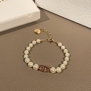 Dior/迪奥 24SS新款珍珠手链简约百搭珍珠锁骨链大小渐变手镯女款