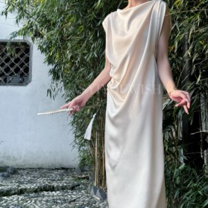 [YU Yi] |“晴芳好”设计师版型带浪褶皱连衣裙