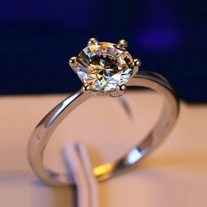 周生生适配s925纯银一克拉钻石戒指仿真钻石2023年新款潮轻奢结婚