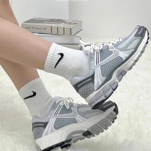耐克Nike Air Zoom Vomero 5 男鞋厚底运动跑步鞋女鞋 FD9919-001