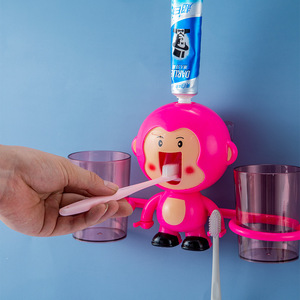 萌宠漱口杯架魔术贴壁挂卡通牙刷架创意浴室儿童刷牙自动挤牙膏器