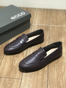 欧洲代购ECCO/爱步女鞋 2024新款一脚蹬圆头轻便透气防滑乐福皮鞋