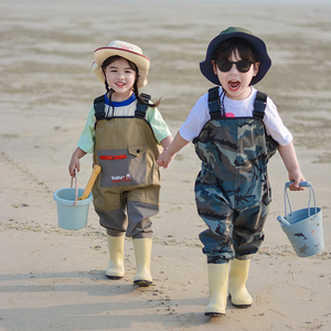 赶海装备儿童玩水服涉水防水裤幼儿园沙滩摸鱼背带连体雨鞋下水裤