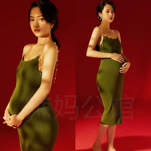 孕妇照服装新款外景绿色森女复古油画风摄影吊带裙孕妇照片写真服