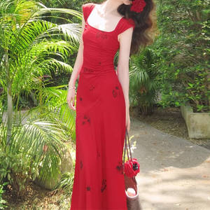 方领红色印花连衣裙子夏季女装2024新款超好看高端精致轻熟风显瘦