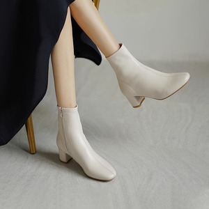羊皮法式粗跟短靴女小众圆头白色瘦瘦靴真皮高跟鞋2023春秋单靴子