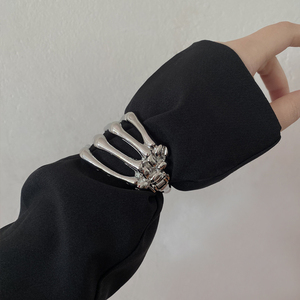 欧美金属质感手饰小众设计暗黑骷髅鬼爪子手镯男女潮个性嘻哈手环