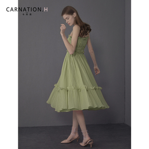 卡芮茜 夏天裙子牛油果绿色吊带裙 很仙的法国小众连衣裙