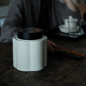 春桃设计妥藏陶瓷智能抽真空密封罐茶叶储藏罐青釉茶叶罐咖啡罐
