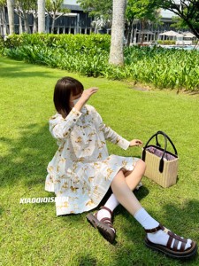 娜娜同款2023夏季宫廷复古金色小马驹印花蛋糕裙短袖法式连衣裙
