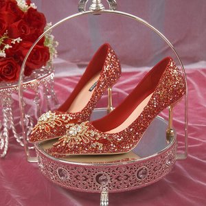 红色婚鞋新娘鞋秀禾婚纱两穿2022新款细跟法式亮片低跟高跟鞋女