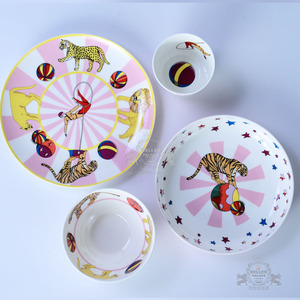 H 马戏团儿童骨瓷餐具4件套天然环保釉中彩陶瓷餐具盘子碗杯子