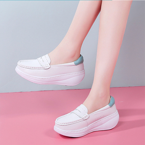2023年新款白色护士鞋女真皮透气防滑防臭春夏坡跟不累脚厚底增高