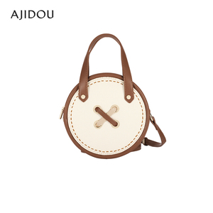 AJIDOU阿吉豆第二颗纽扣系列小众设计简约时尚休闲可爱斜挎包包女