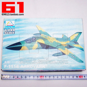 小号手军事飞机拼装模型航模 1/144美国F111E战斗机歼击机80416