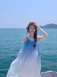 海南三亚度假沙滩裙泰国巴厘岛拍照长裙云南大理洱海穿搭连衣裙女