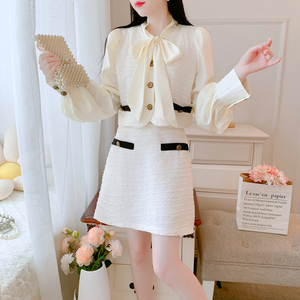 小香风套装秋搭配一整套韩版气质显瘦短裙两件套设计感泡泡袖上衣