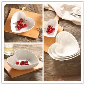 创意纯白陶瓷碗欧式情侣心形碗爱心碗碟心形盘碗西餐盘水果沙拉碗