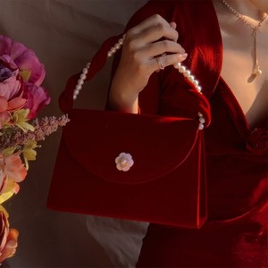 红色结婚新娘包丝绒山茶花朵窜珠手提宴会平常可用大容量收钱包女