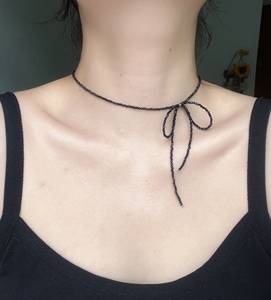 原创设计超细手工串珠彩色蝴蝶结项链女精致小巧可爱锁骨颈链钛钢