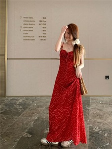2024新款夏季韩版纯欲红色碎花吊带裙法式度假显瘦气质长连衣裙女
