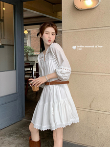 夏季2024年新款法式镂空蕾丝拼接爆款连衣裙女温柔风气质白色裙子