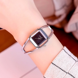 金米欧时尚学生手表女潮简约复古钢带腕表方盘防水女士手表链条表