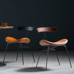 工业风皮椅子北欧设计师休闲靠背椅实木复古铁艺轻奢蚂蚁餐椅