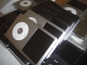 ipod classic 3代 IPC原装全新苹果官换机(MP3MP4随身听录音神器)