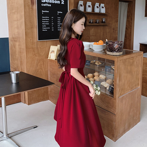 结婚礼服红色方领天丝连衣裙2024夏季新款法式复古收腰高级感长裙