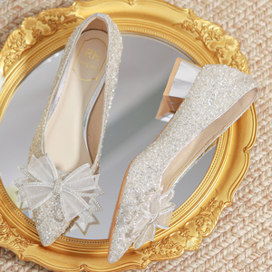 粗跟婚鞋平底新娘鞋主婚纱结婚礼水晶鞋中跟孕妇舒适不累脚高跟鞋