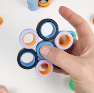 磁力戒指解压玩具手环磁铁神器旋转指尖指环手指陀螺手环