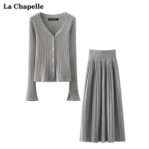 拉夏贝尔/La Chapelle纯色V领喇叭袖针织开衫百褶半身裙套装女春