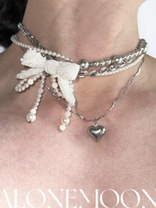 ALONEMOON原创设计 「无序的」蝴蝶结珍珠钛钢项链重工多层choker