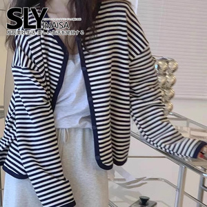 日本代购SLYINAISA黑白条纹针织开衫女春秋复古毛衣外套别致上衣