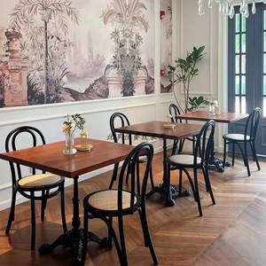美式复古实木咖啡厅桌椅组合西餐厅小方桌清吧甜品店中古铁艺圆桌