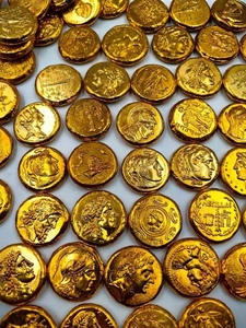 古希腊钱币厚重纯黄铜雕刻头像古罗马黄铜鎏金金币单个价格随机