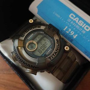 量贩时计 CASIO卡西欧G-SHOCK初代透明金眼睛蛙人DW-8200K-8日邮