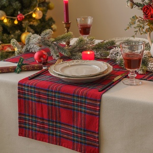 圣诞节大红格子桌旗新年喜庆餐垫隔热垫布艺条纹复古桌布背景装饰