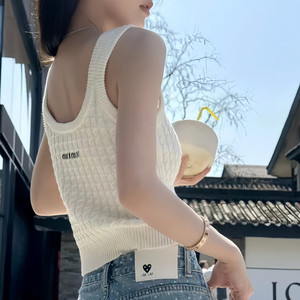 韩版辣妹穿搭时尚字母刺绣针织背心女夏季性感气质麻花纹无袖上衣