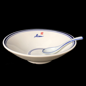 简约陶瓷牛肉拉面碗家用米线粉碗白色螺纹汤碗商用斗笠重庆小面碗