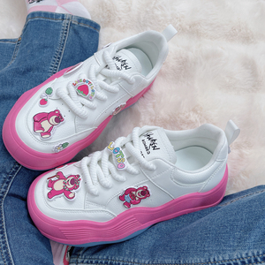 原创小众设计DIY草莓熊运动鞋女2024春款显脚小低帮板鞋女
