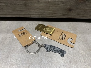 VANS 吊饰挂饰包挂件 小滑板钥匙圈银色 钞票夹金色
