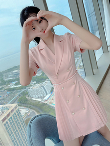 粉色西装连衣裙女2023夏新款法式小香风百褶西装裙气质高腰西服裙