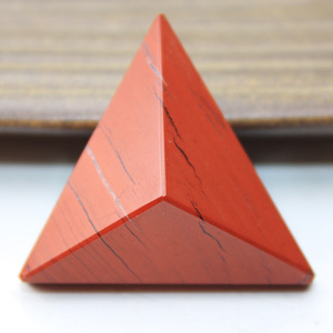 易晶缘天然红色石头红碧玉三角塔摆件水晶塔小号金字塔造型