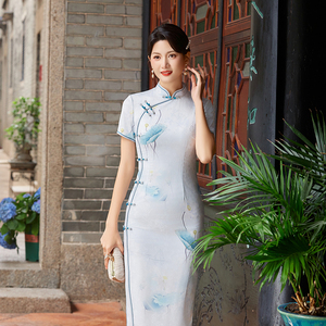 旗袍2024年新款夏季高档印花女中式荷花修身白色改良年轻款民国风