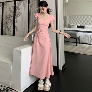 法式气质连衣裙女夏季2024新款短袖女装收腰显瘦名媛性感粉色裙子