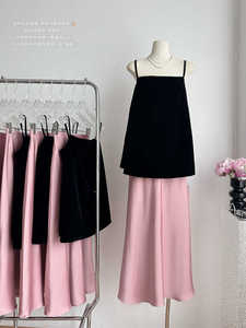 蘑糯糯甜辣妹黑色丝绒露背吊带背心+气质粉色缎面鱼尾半裙两件套