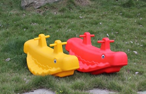 热销 幼儿园儿童双色双人斗鸡小鸡鲸鱼跷跷板双人塑料摇马遥遥马