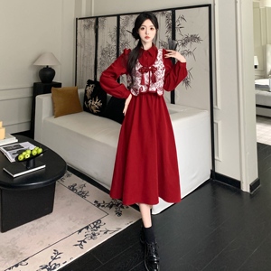 大码女装2024秋冬款连衣裙红色新年款两件套新中式国风复古裙子